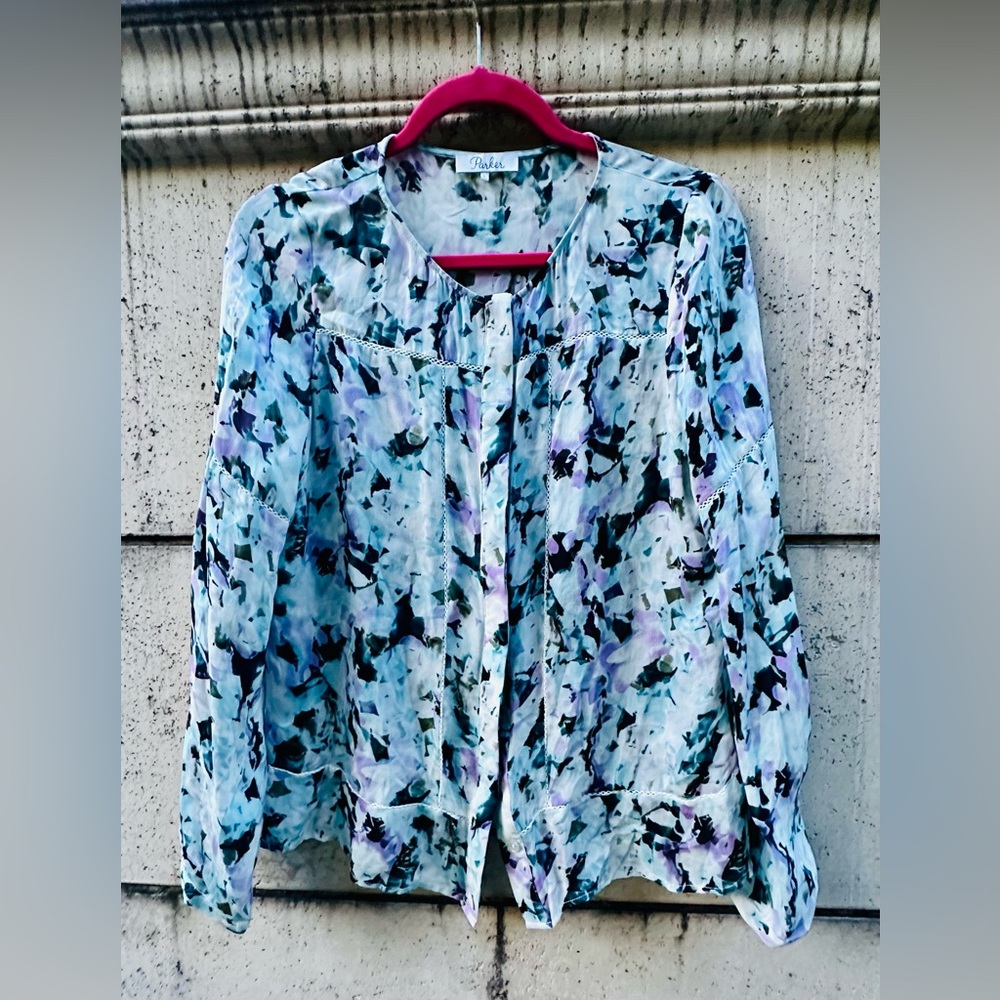 Parker Floral Silk Blouse 🌸 Lace Detailing 🌸 100% Silk 🌸 Size Large